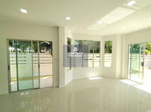 บ้านเดี่ยว 2 ชั้น ทำเลดี เดินทางสะดวก รายล้อมด้วยสถานที่อำนวยความสะดวก โครงการบ้านมณีรินทร์ พาร์ค 2 เมืองปทุมธานี