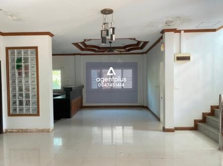 บ้านพร้อมอยู่ ทำเลดี หมู่บ้าน พบโชค  –  ใกล้ชุมชนและสิ่งอำนวยความสะดวก