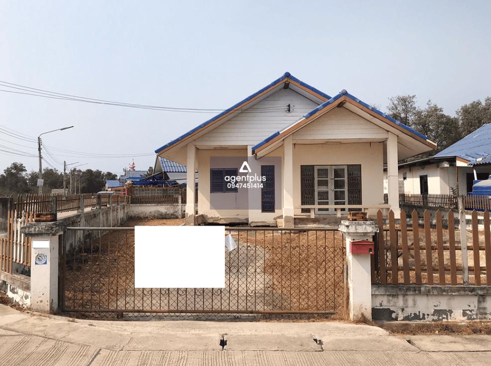 บ้านเดี่ยวชั้นเดียว ถนนเทศบาลตำบลคลองตำหรุ 5 แยกจากถนนสุขุมวิท (ทล.3) บ้านทวีทรัพย์ ทำเลดีในแหล่งชุมชน บริเวณโดยรอบเป็นที่อยู่อาศัยและที่ดินเปล่าสาธารณูปโภคพร้อม การเดินทางสะดวก