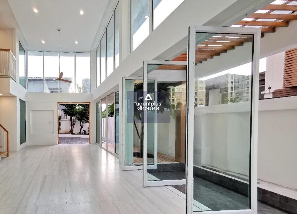 (เจ้าของ) ขายพร้อมผู้เช่า ตึกสำนักงานใกล้บีทีเอส อ่อนนุช รับผลตอบแทน 7-9.5% ยาว 9 ปี ออฟฟิศหรู 5 ชั้นมีลิฟท์ พื้นที่ใช้สอยมากถึง 622 ตรม. ใกล้รถไฟฟ้า อ่อนนุช 1.4 กม.