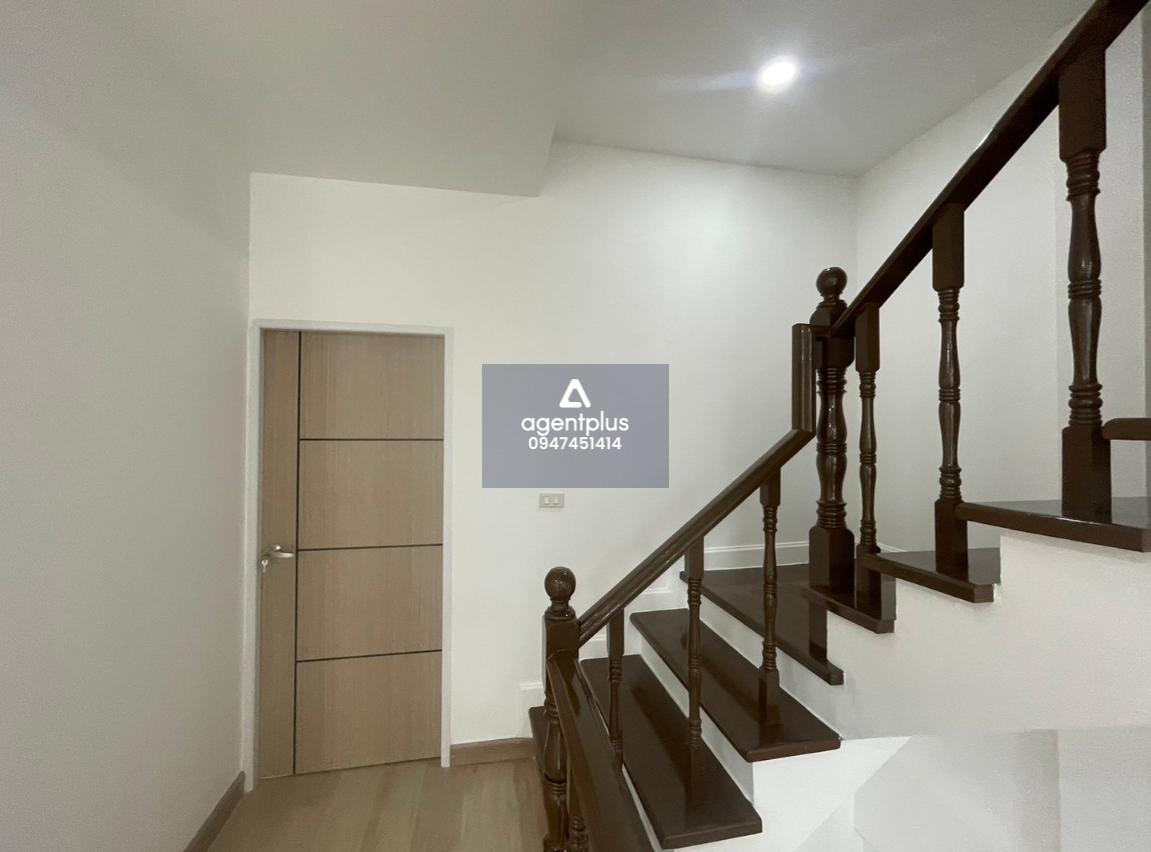 รีสอร์ทต้า วัชรพล – ทาวน์เฮ้าส์ 3 ชั้น ทำเลดี เดินทางสะดวก