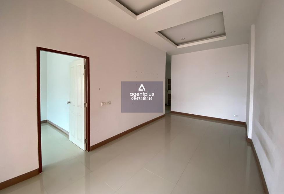 บ้านแฝด โครงการแอทเฮ้าส์ ทาวน์พลัส ตั้งอยู่ติดถนนทางไผ่ 3