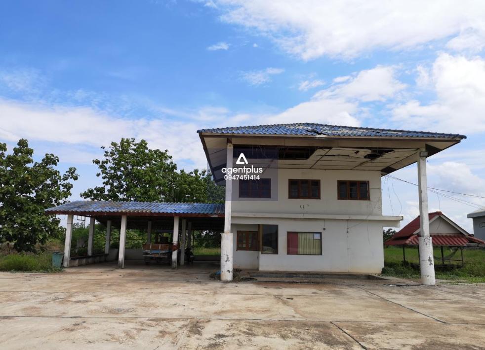 โกดังพร้อมอาคารสำนักงาน ถนนคันคลองชลประทาน วังกะพี้ เมืองอุตรดิตถ์ อุตรดิตถ์