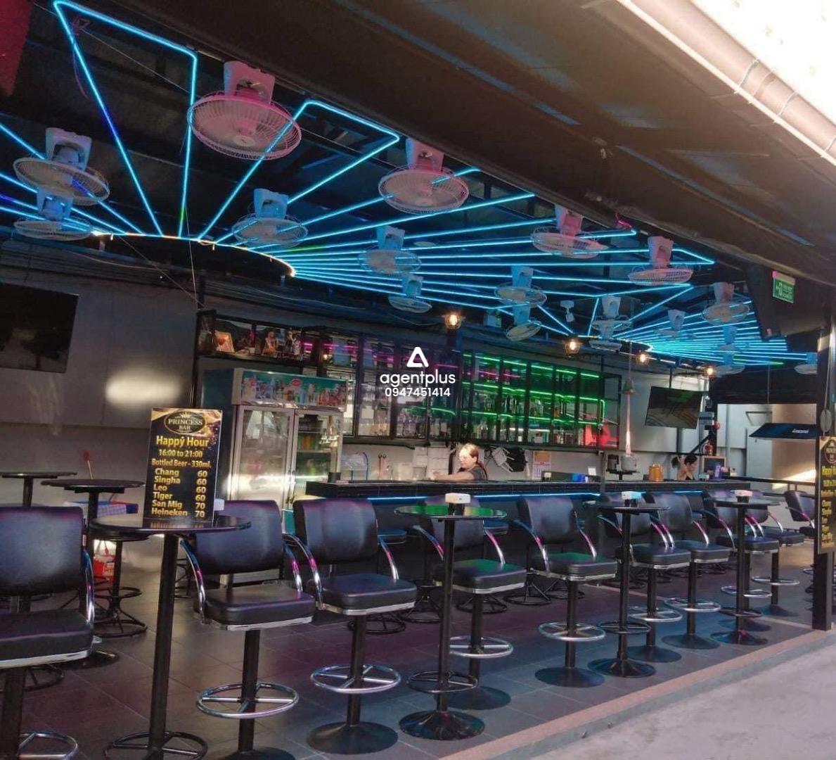 เซ้งกิจการบาร์ ทำเลดีที่สุดในย่านนี้ ติดห้างเซ็นทรัลใกล้ชายหาด ลูกค้าแน่นทั้งกลางวันและกลางคืน  พร้อมเปิดดำเนินการต่อได้ทันที 
