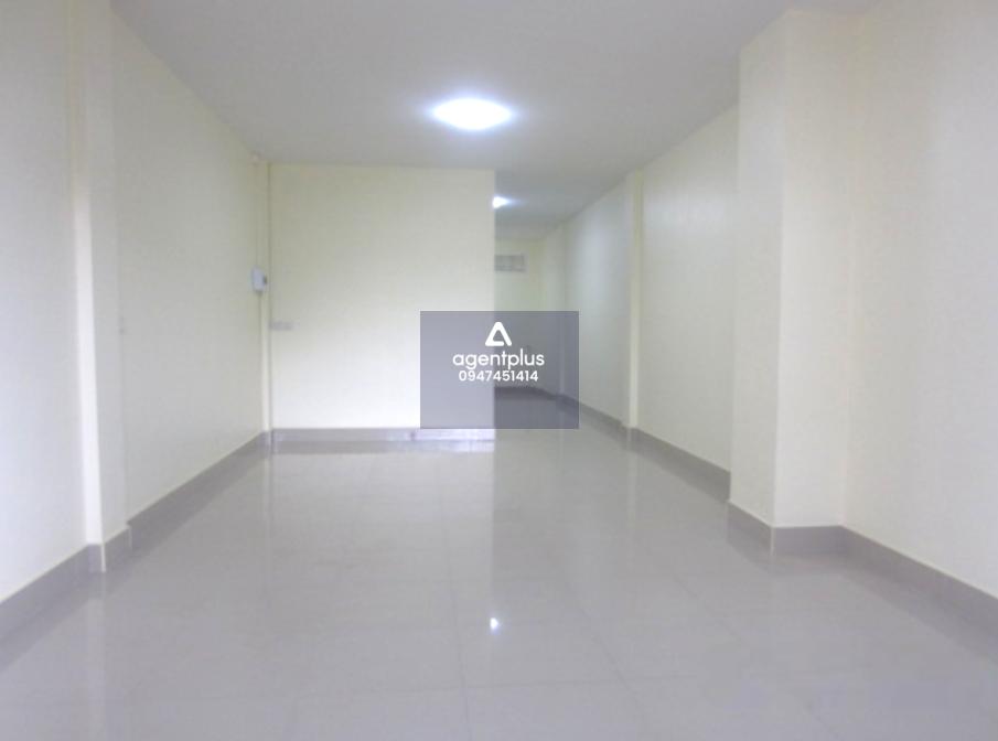 ขายอาคารพาณิชย์ หาดใหญ่ อาคารพาณิชย์ 3 ชั้น ทำเลดีในแหล่งชุมชน การคมนาคมสะดวก สาธารณูปโภคครบ เหมาะสำหรับอยู่อาศัยหรือทำการค้า