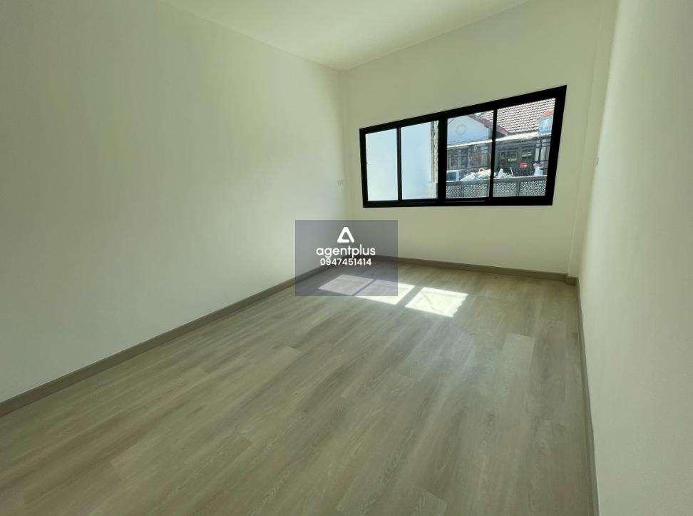 บ้านแฝดชั้นเดียว การคมนาคมสะดวก สาธารณูปโภคครบครัน ใกล้แหล่งชุมชน โครงการแวนด้าการ์เด้น นิคมพัฒนา