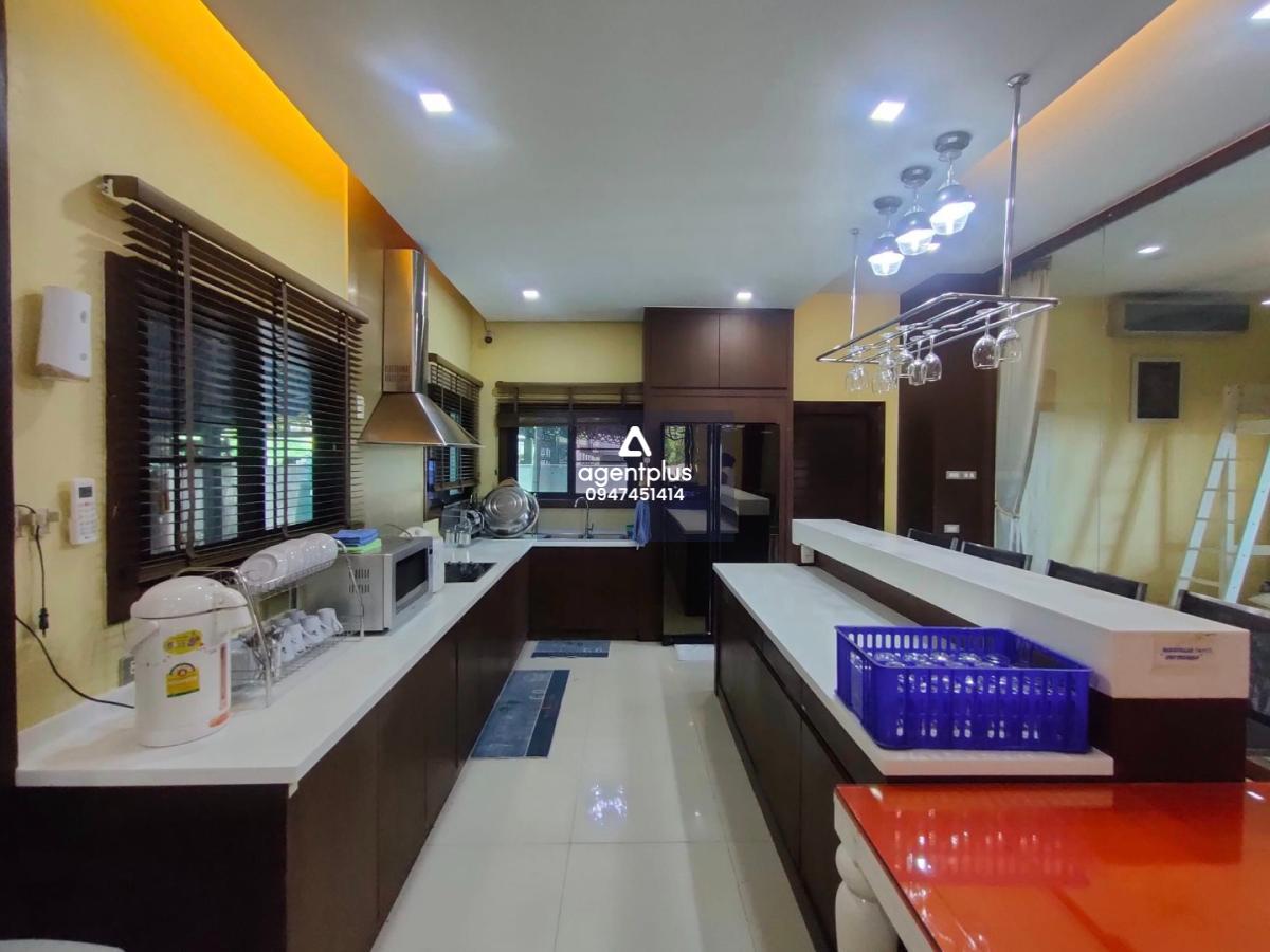 * ขายบ้านพูลวิลล่า ติดทะเล เดินลงทะเลได้เลย ราคาพิเศษ เมืองพัทยา