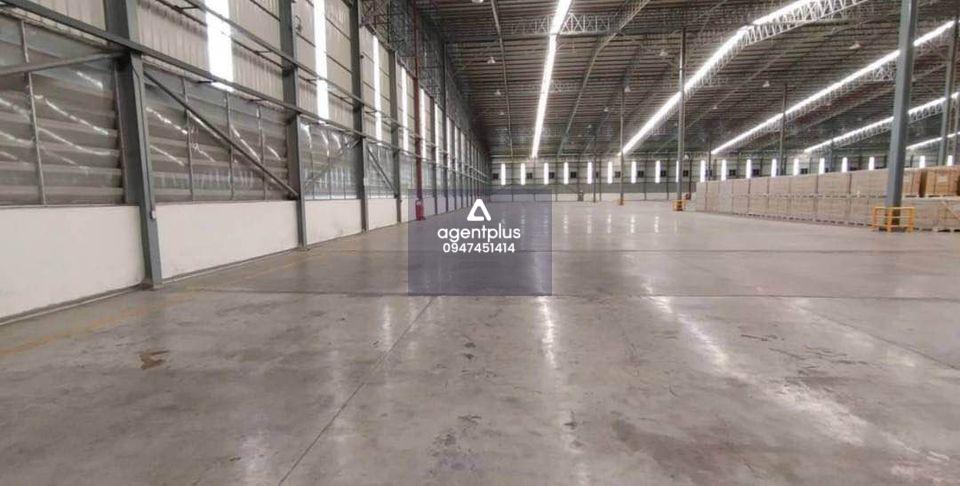 ให้เช่าโกดัง/คลังสินค้า 17,900 ตรม. ใกล้นิคมปิ่นทอง,ชลบุรี