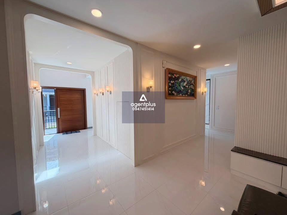 บ้านขนาดใหญ่รองTOPโครงการ แปลงมุมถนนเมน ติดห้างเมกาบางนาเพียง 800 เมตร ทิศฮวงจุ้ย The City บางนา กรุงเทพฯ