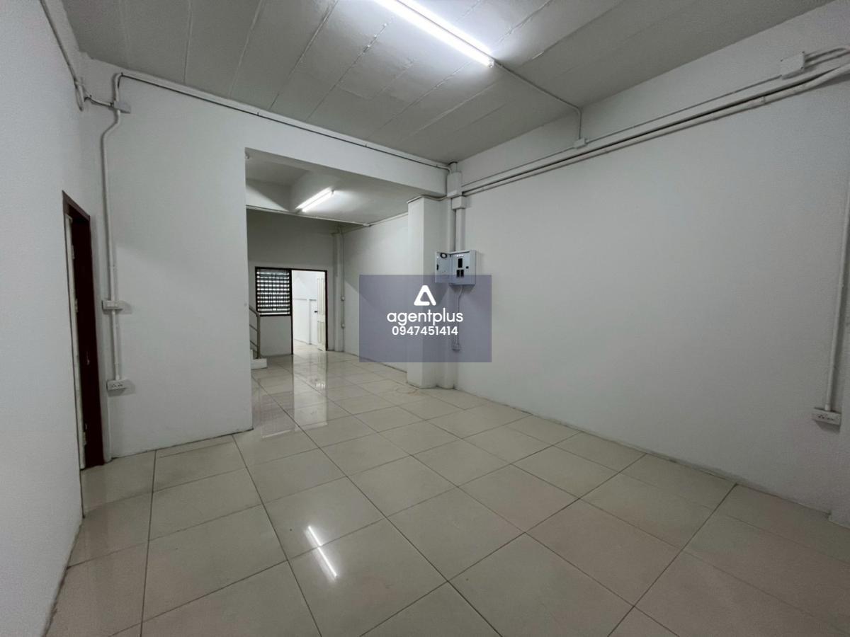 ขายอาคารพาณิชย์ 2 คูหา ทำเลทอง พัทยาเหนือ ติดถนนเพนียดช้าง ใกล้ถนนสุขุมวิท เพียง 200 เมตร