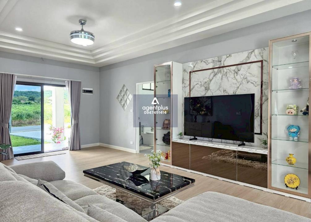 พูลวิลล่าหรู บางเสร่ พร้อมขาย