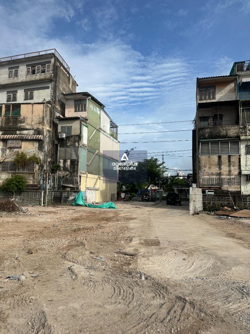 * ที่ดิน ถ.ลาดหญ้า วงเวียนใหญ่ พื้นที่ 2 ไร่ 1 งาน 14 ตรว.