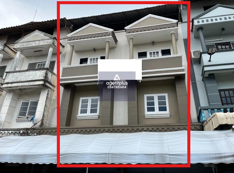 ขายอาคารพาณิชย์ 3 ชั้น 2 คูหา พร้อมดาดฟ้า พิษณุโลก อาคารพาณิชย์ทำเลดี ใจกลางเมือง เหมาะสำหรับทำธุรกิจหรือพักอาศัย