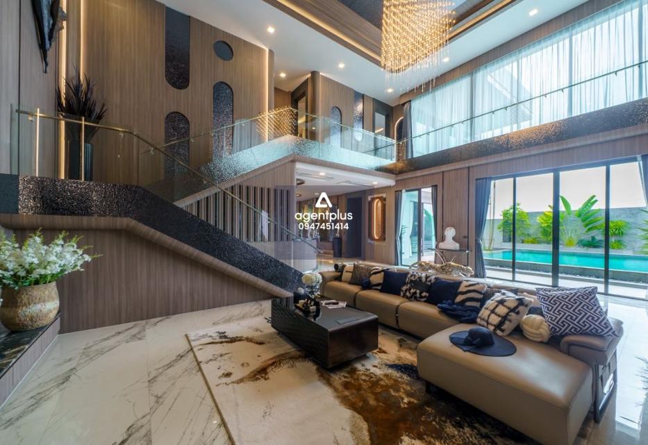 พูลวิลลาสุดหรู 2 ชั้น 𝗠 𝗠𝗼𝘂𝗻𝘁𝗮𝗶𝗻 𝗚𝗿𝗮𝗻𝗱 𝗩𝗶𝗹𝗹𝗮 6 ห้องนอน 8 ห้องน้ำ โครงการบ้านเดี่ยวสไตล์ Contemporary บรรยากาศเงียบสงบ