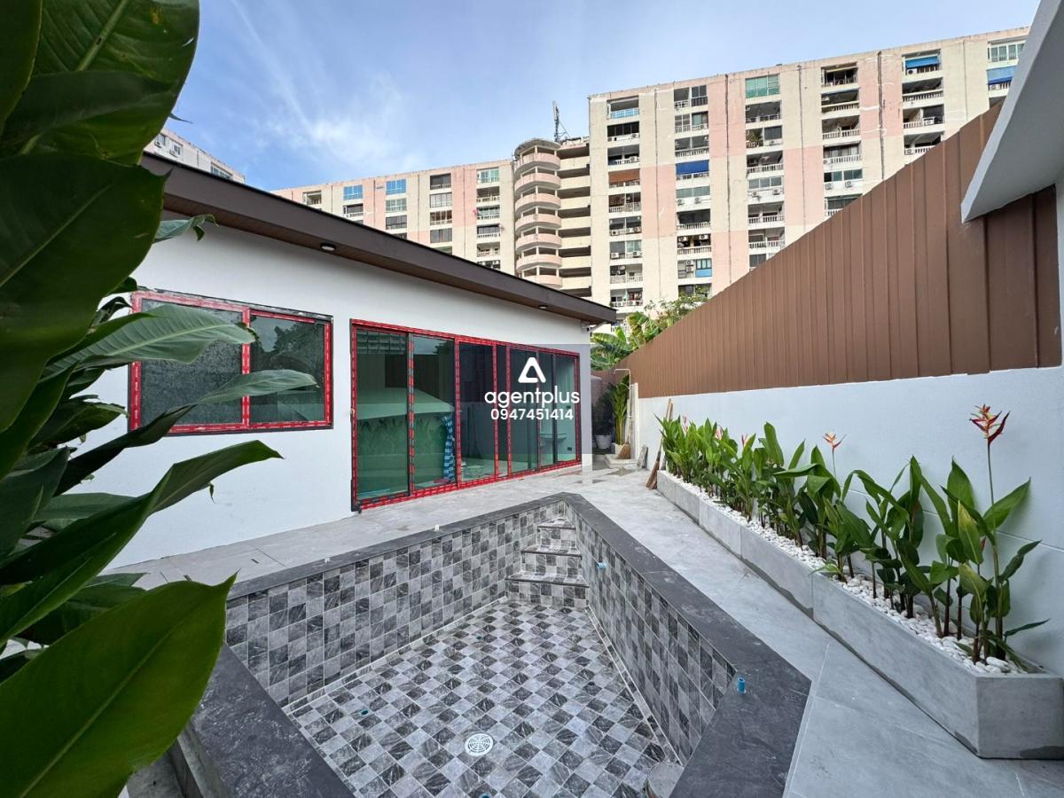 ขายบ้านเดี่ยวพูลวิลล่า สไตล์โมเดิร์น ทำเลทองใจกลางเมืองพัทยากลาง