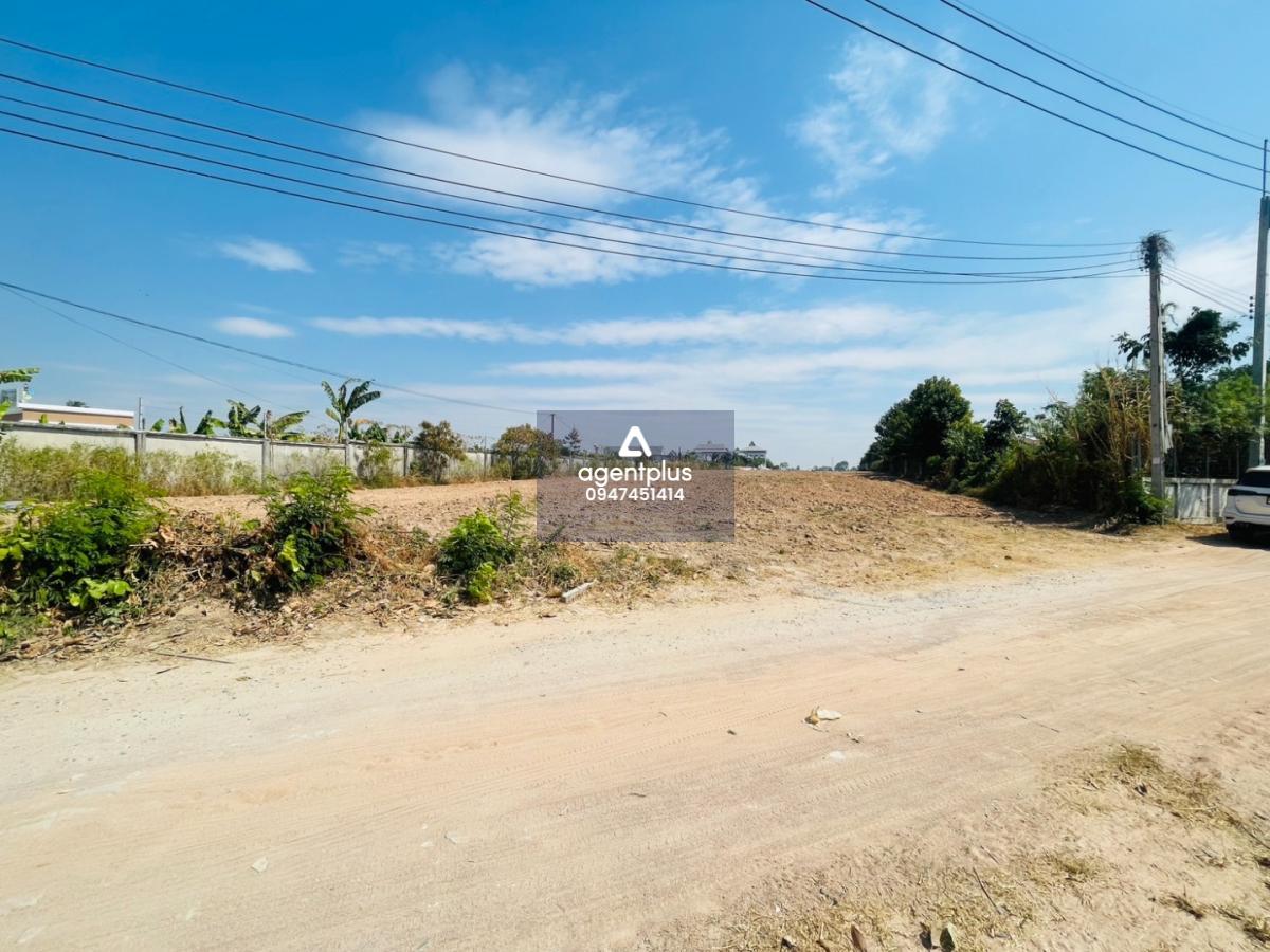 * ขายที่ดินเปล่า ทุ่งกลมตาลหมัน ซอย 18  ใกล้อ่างเก็บน้ำชากนอก  ทุ่งกลม ตาลหมัน พัทยา