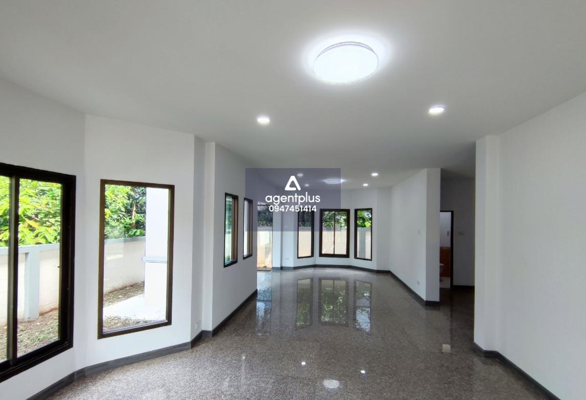 บ้านเดี่ยว 2 ชั้น กันยารัตน์ริมบึง เมืองขอนแก่น ทำเลดี การคมนาคมสะดวก ห่างจากถนนรอบบึงแก่นนคร ประมาณ 350 เมตร