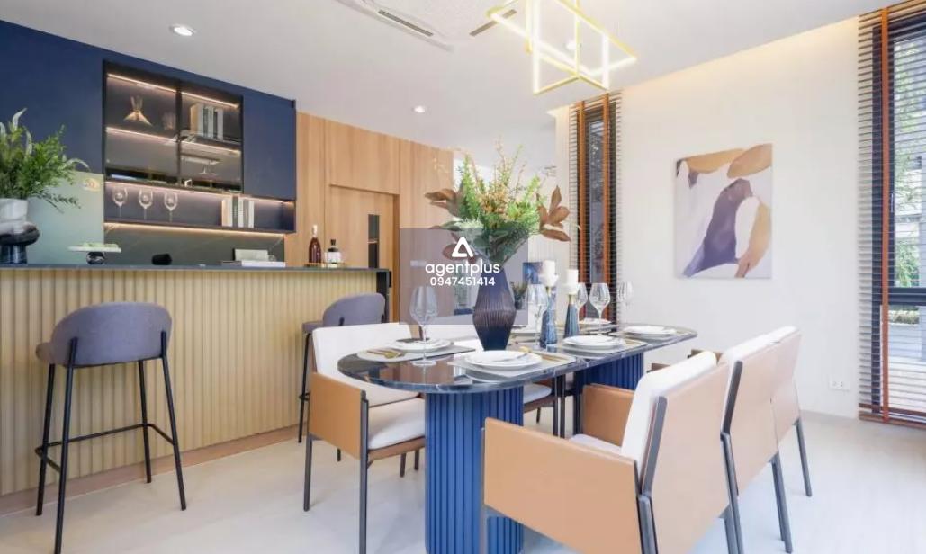 ขายบ้านเดี่ยวหรู วิลล่า 168 นิวกรุงเทพกรีฑา บ้านดีไซน์โมเดิร์น บนทำเลศักยภาพย่านนิวกรุงเทพกรีฑา ใกล้สิ่งอำนวยความสะดวกครบครัน เดินทางสะดวกเข้าออกได้หลายเส้นทาง