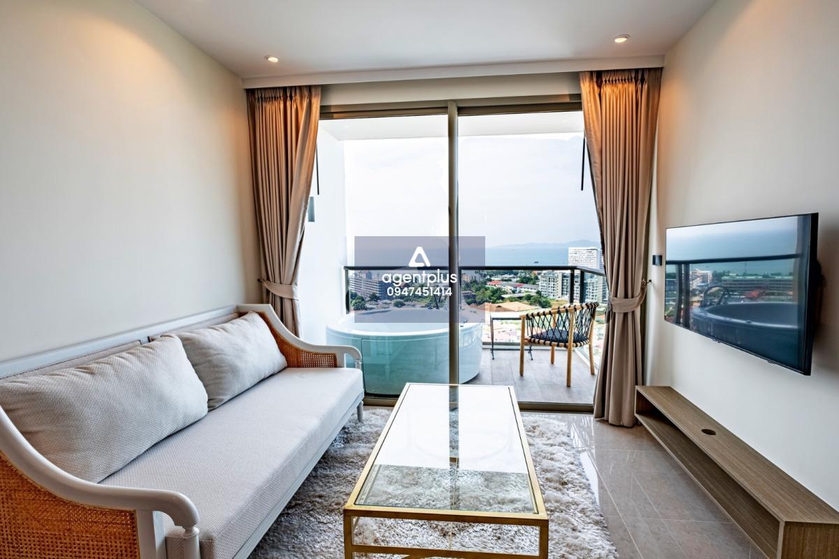 *ขายคอนโดวิวทะเล 1 ห้องนอนที่ The Riviera Ocean Drive