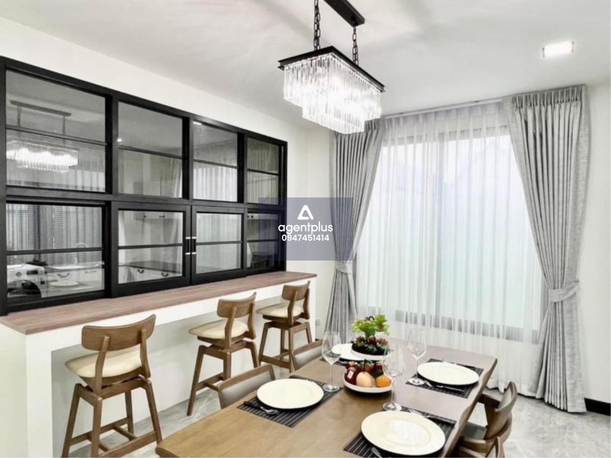 บ้านพลูวิลล่าสไตล์โมเดิลใหม่พร้อมอยู่ ราคาดี พัทยา