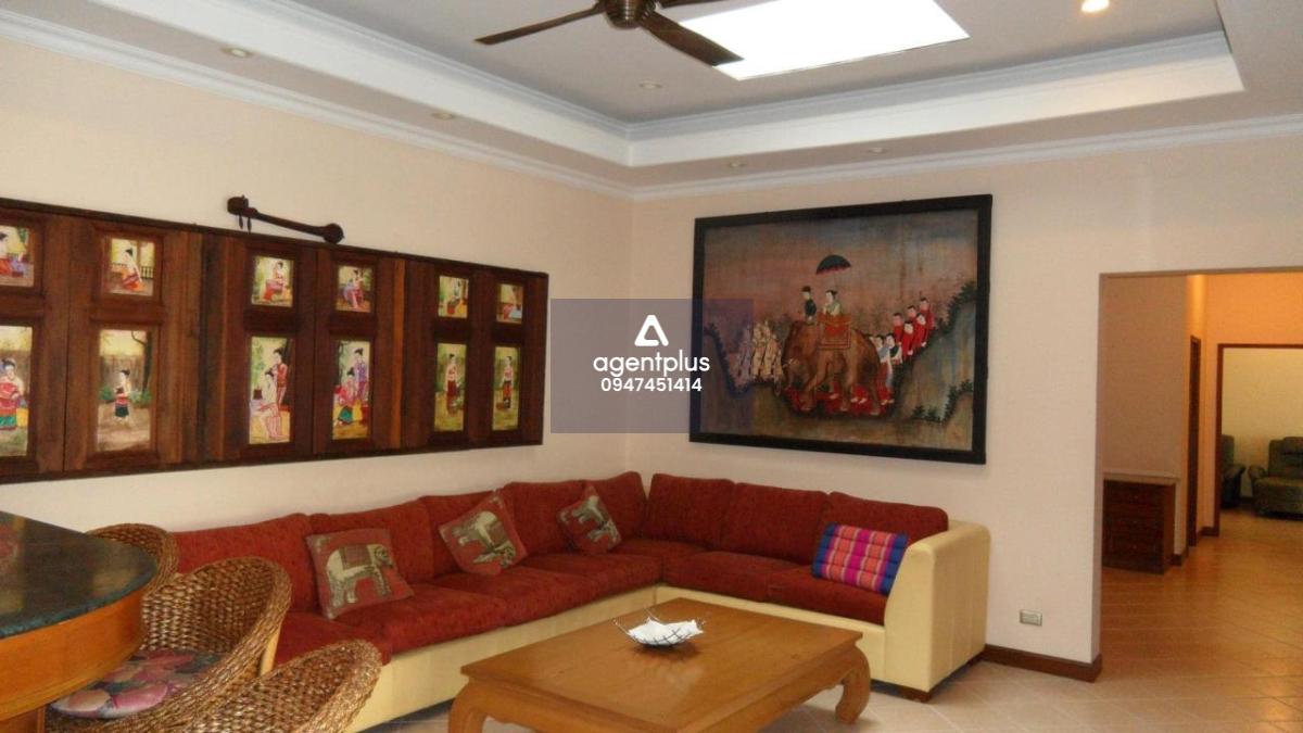 ขายบ้านสวยใกล้หาดจอมเทียน พัทยา  ราคาพิเศษ วิลล่าวิวทะเล.