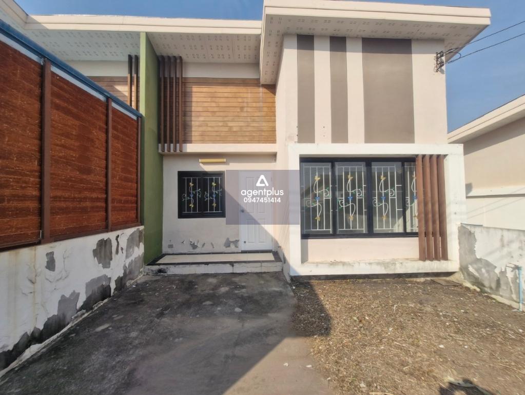 ทาวน์เฮ้าส์ โครงการเอสซี วิลเลจ ระยอง โครงสร้างอาคารคอนกรีตเสริมเหล็ก ทำเลที่ตั้งโครงการดี การเดินทางสะดวก ซอย 5 ปลวกแดง-วังตาผิน 3 ถนนสายปลวกแดง-ห้วยปราบ