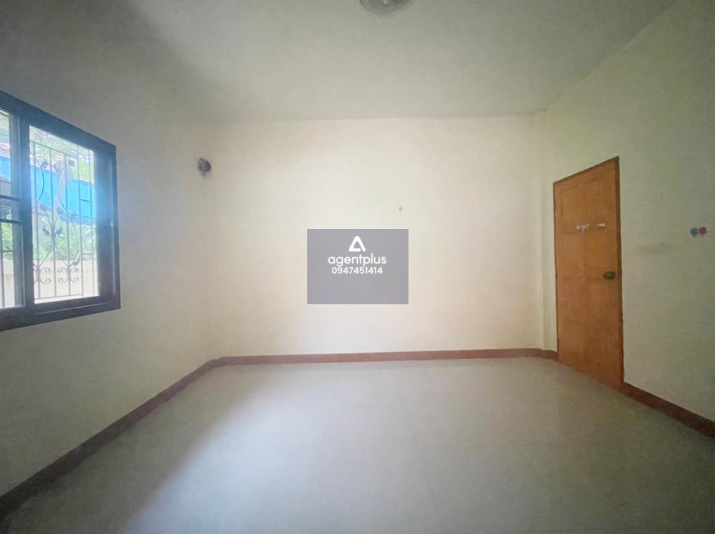 บ้านเดี่ยวชั้นเดียว โครงการบ้านนวพร ระยอง ทำเลดี สามารถเข้า-ออก ได้หลายเส้นทาง ถนนทางหลวงชนบท รย. 4034 และถนนทางหลวงแผ่นดินหมายเลข 3375 เดินทางสะดวก