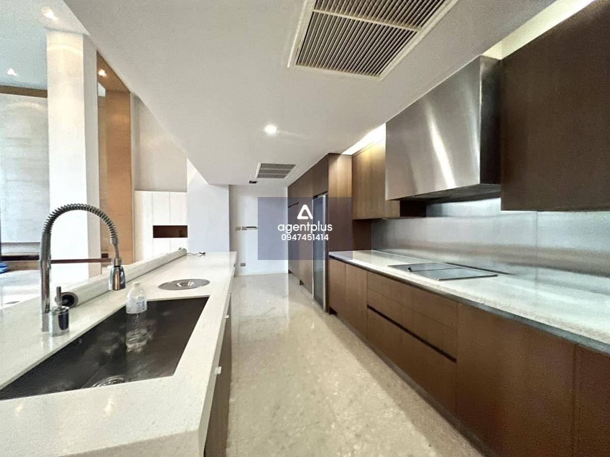 *ขาย Penthouse Duplex ขนาดใหญ่ - ตึกเลี้ยงสัตว์ได้ ไฟคัส เลนสุขุมวิท 44/1 กรุงเทพฯ