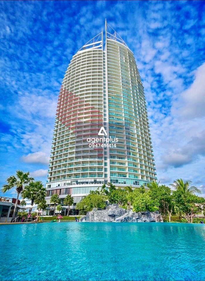 Penthouse ชั้นบนสุด  Movenpick Residences Pattaya คอนโดติดทะเล ราคาพิเศษ