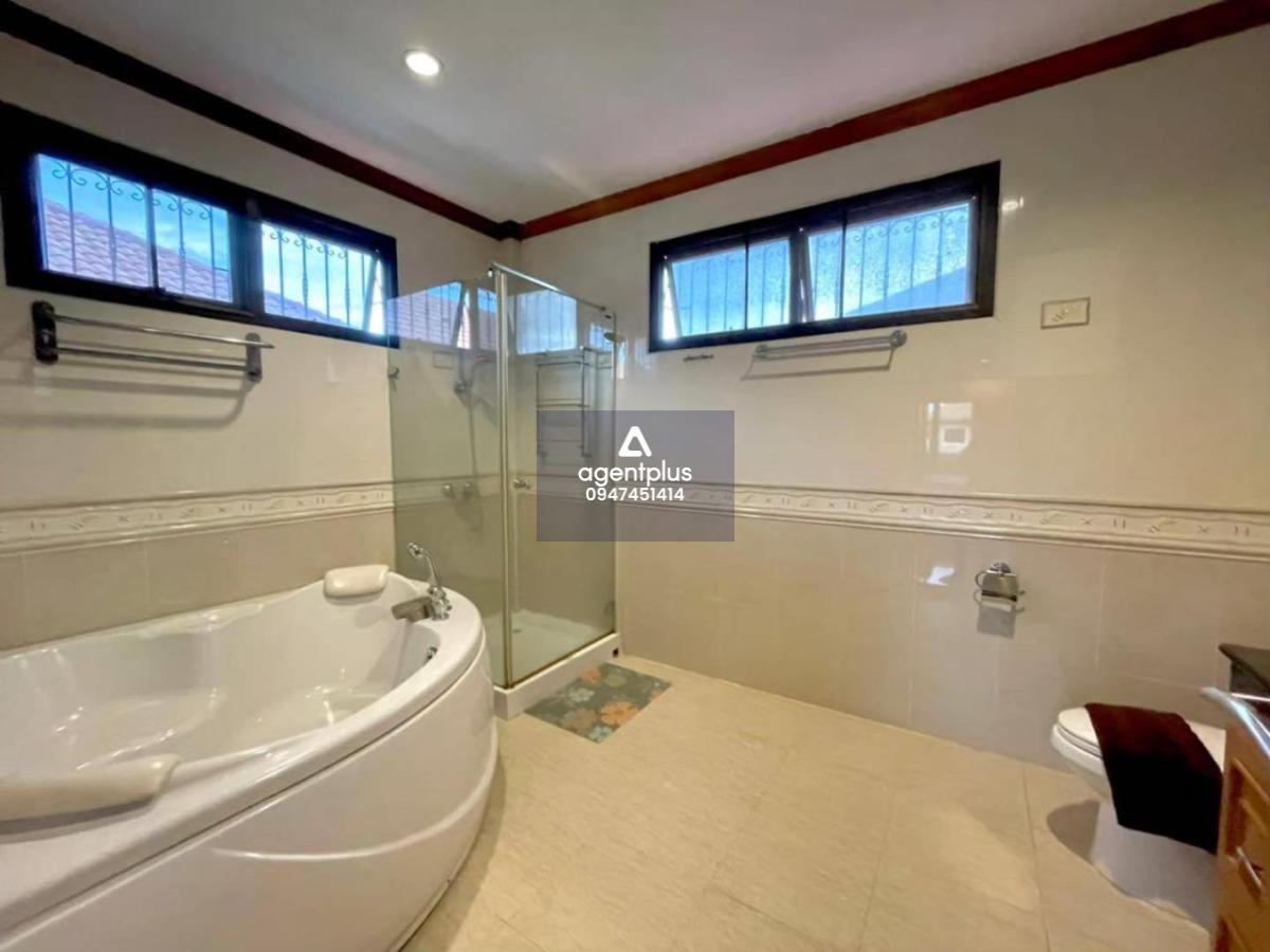 ขายวิลล่าหลังใหญ่ พื้นที่เยอะ ห่างจากหาดจอมเทียนพัทยาเพียง 800 เมตร