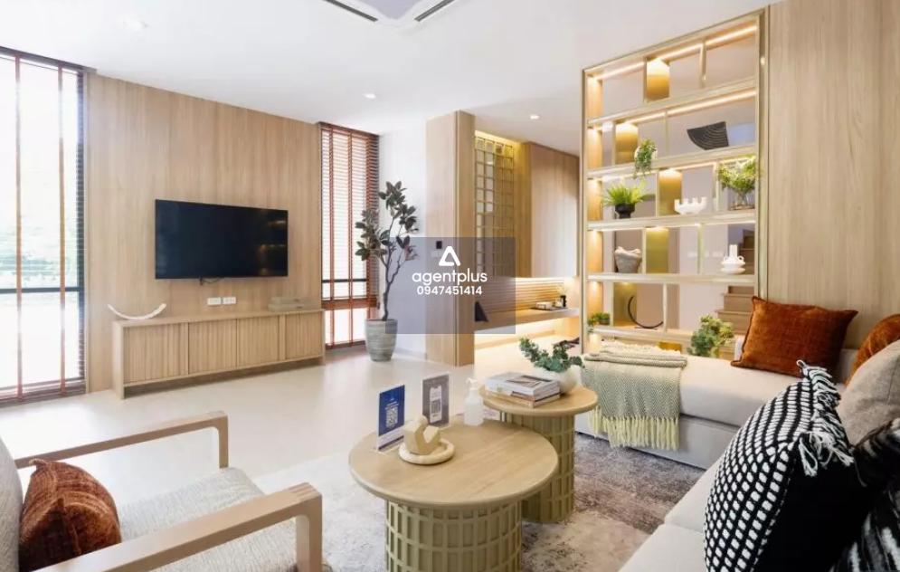 ขายบ้านเดี่ยวหรู วิลล่า 168 นิวกรุงเทพกรีฑา บ้านดีไซน์โมเดิร์น บนทำเลศักยภาพย่านนิวกรุงเทพกรีฑา ใกล้สิ่งอำนวยความสะดวกครบครัน เดินทางสะดวกเข้าออกได้หลายเส้นทาง