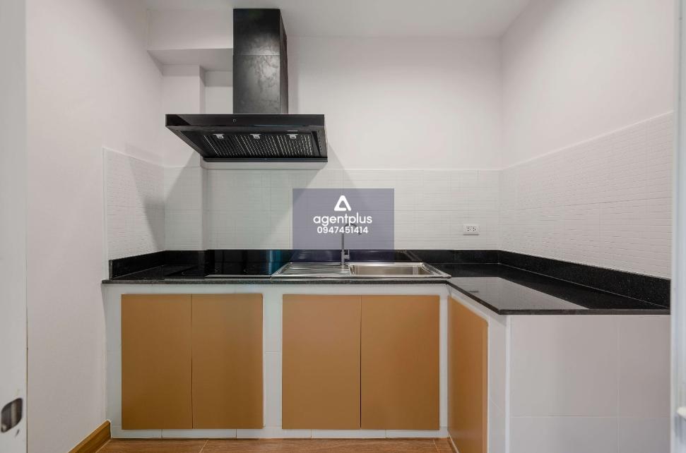 เจ้าของขายเอง ขายพร้อมผู้เช่า Yield 7.5% : ทาวน์โฮม 3 ชั้น 4 ห้องนอน 5 ห้องน้ำ หน้ากว้าง เขาออกสะดวกเชื่อมต่อทางด่วนรามอินทรา-อาจณรงค์  ทำเลดี ใกล้ MRT สถานีโชคชัย 4 / มหาวิทยาลัยเกษตรศาสตร์