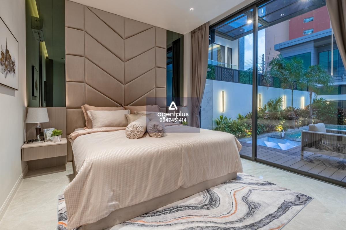 วิลล่าพร้อมสระว่ายน้ำสุดหรู 2 หลัง – ทำเลใจกลางเมืองพัทยา