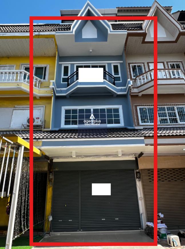 ขายด่วนอาคารพาณิชย์ 3.5 ชั้น ทำเลดี ใจกลางบางกะปิ เหมาะสำหรับทำธุรกิจ หรืออยู่อาศัย พร้อมฟังก์ชันครบครัน