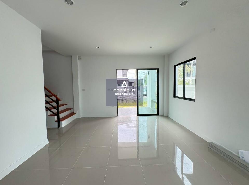 ขายบ้านแฝด 2 ชั้น The Location Home