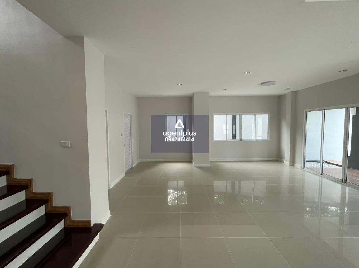 ขายบ้านเดี่ยว 2 ชั้น แกรนด์ มณีรินทร์ ศรีราชา ชลบุรี ปรับปรุงใหม่ โครงการที่เหนือระดับด้วยมาตรฐานชีวิตที่สมบูรณ์ การเดินทางสะดวกสบาย