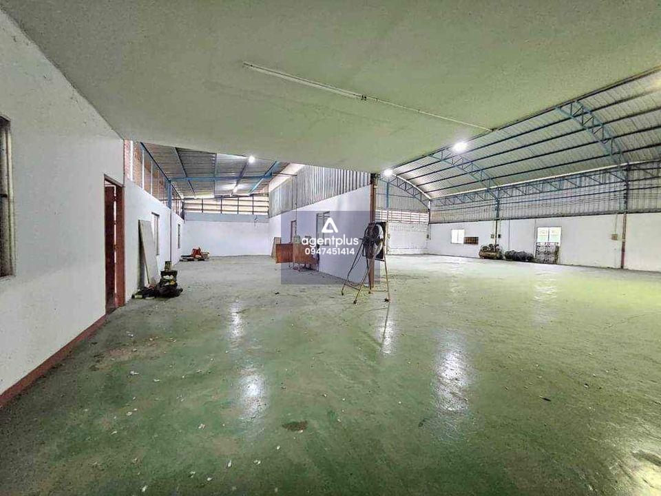 * ขายโกดังพร้อมอาคารพักอาศัย หนอง​หงษ์ พานทอง ชลบุรี