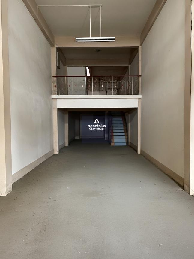 อาคารพาณิชย์ 4.5 ชั้น เขาน้อย ประจวบคีรีขันธ์ ทำเลศักยภาพ ติดถนนเพชรเกษม อยู่ในย่านชุมชน เหมาะสำหรับเปิดกิจการ ค้าขาย หรืออยู่อาศัย เดินทาง