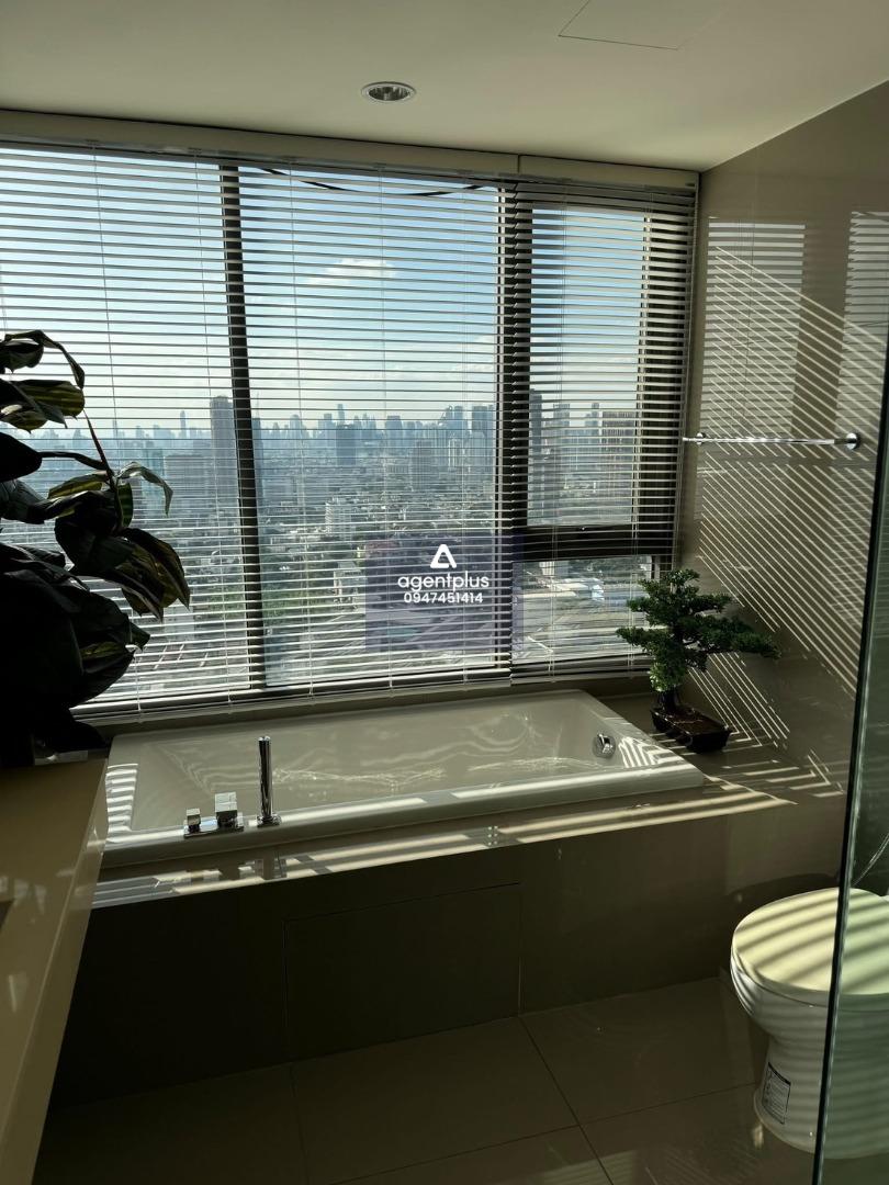 ขาย/ให้เช่า คอนโด Rhythm สุขุมวิท 42 สองห้องนอน ห้องสวย ใกล้บีทีเอสเอกมัย ใกล้ห้างเกทเวย์