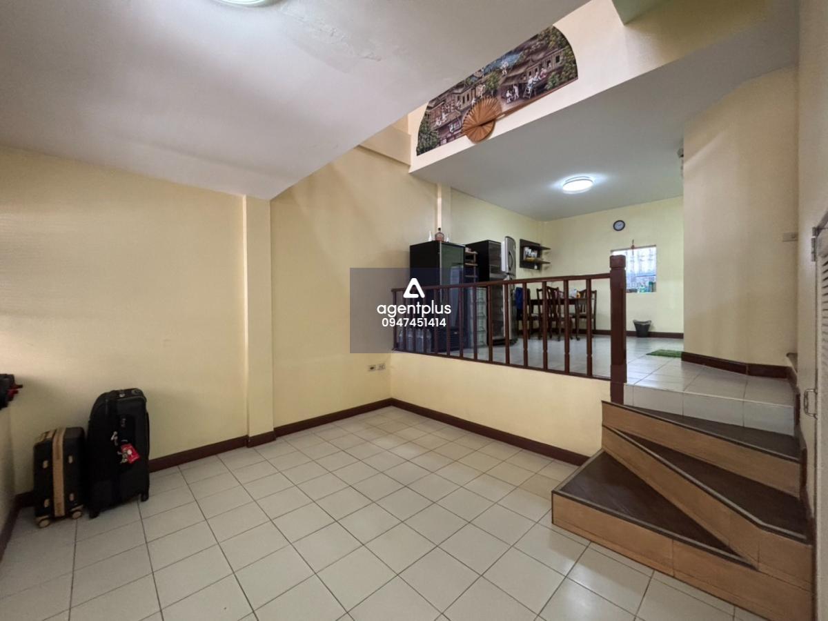 ขายทาวน์โฮม 3 ชั้น บ้านกลางเมือง รัชดา – เหม่งจ๋าย  ทำเลกลางเมือง เดินทางสะดวก เหมาะอยู่อาศัย / โฮมออฟฟิศ