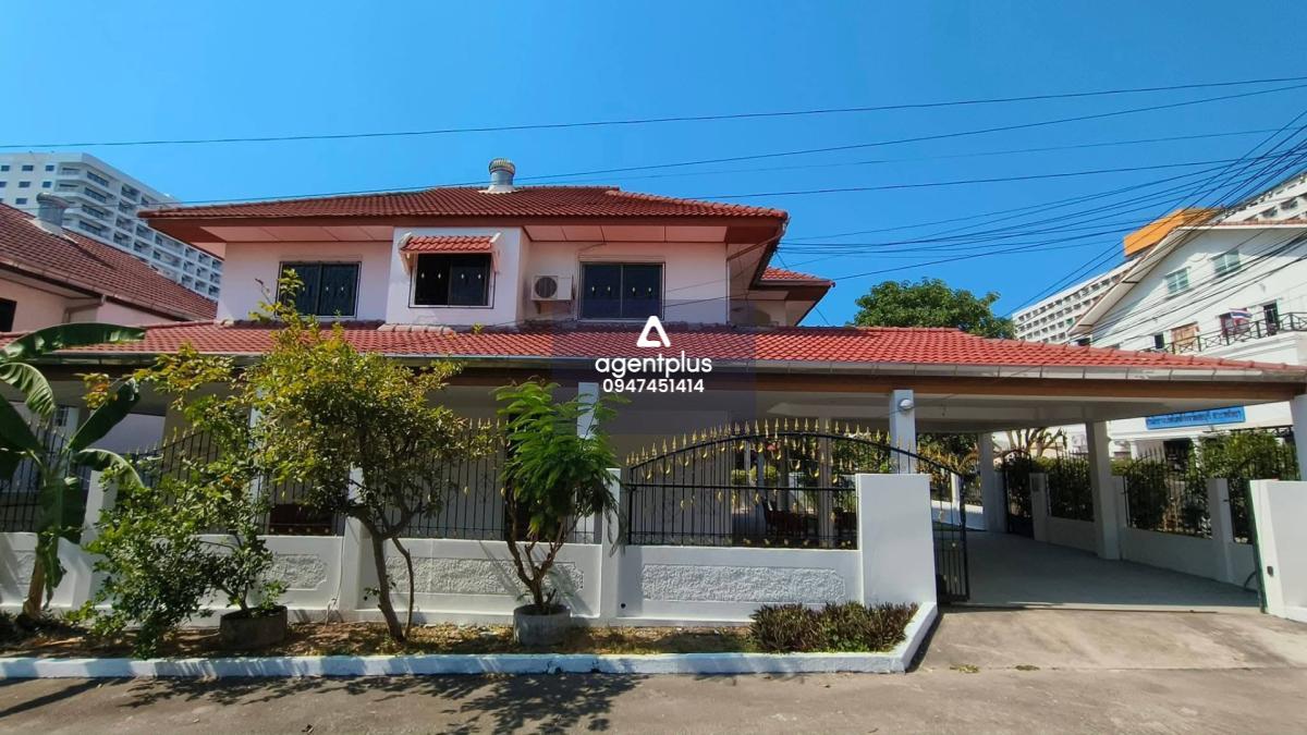 ให้เช่าบ้านทำเล ใกล้กับหาดจอมเทียนเมืองพัทยา หมู่บ้าน รอยัล พาร์ค พัทยา