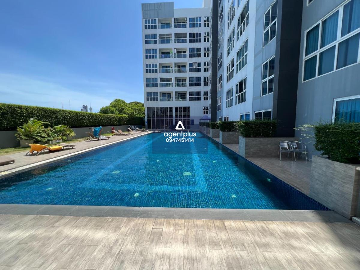 Great investment opportunity in South Pattaya, very close to Walking Street. Price starts at 1,100,000฿ and the condo is in Thai Quota. 24 square meters 7th floor & corner unit Fully furnished & fitted European kitchen Facilities include: Swimming pool & 