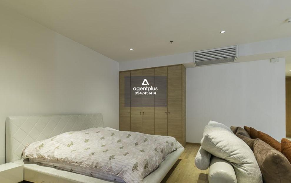 ดิ เอ็มไพร์ เพลส คอนโดหรูกลางสาทร ใกล้รถไฟฟ้า วิวเมือง พร้อมเข้าอยู่