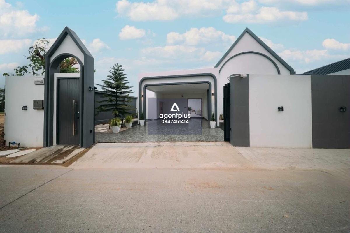 บ้านพลูวิลล่าพัทยา พร้อมอยู่ ตกแต่งสไตล์ Modern Luxury แถมเครื่องใช้ไฟฟ้าครบครัน