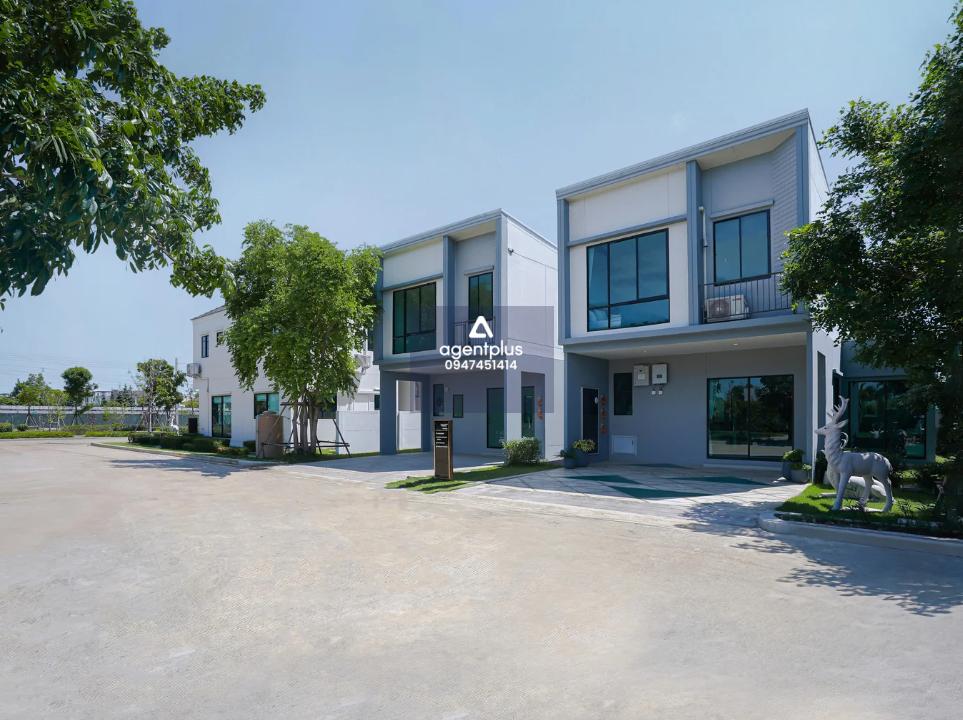 ขายด่วนทาวน์เฮ้าส์ 2 ชั้น เสนา วิลเลจ รามอินทรา กม.9 โครงการคุณภาพจากเสนา ดีเวลลอปเม้นท์ บ้านดีไซน์โมเดิร์น ฟังก์ชันครบ เหมาะสำหรับครอบครัวยุคใหม่