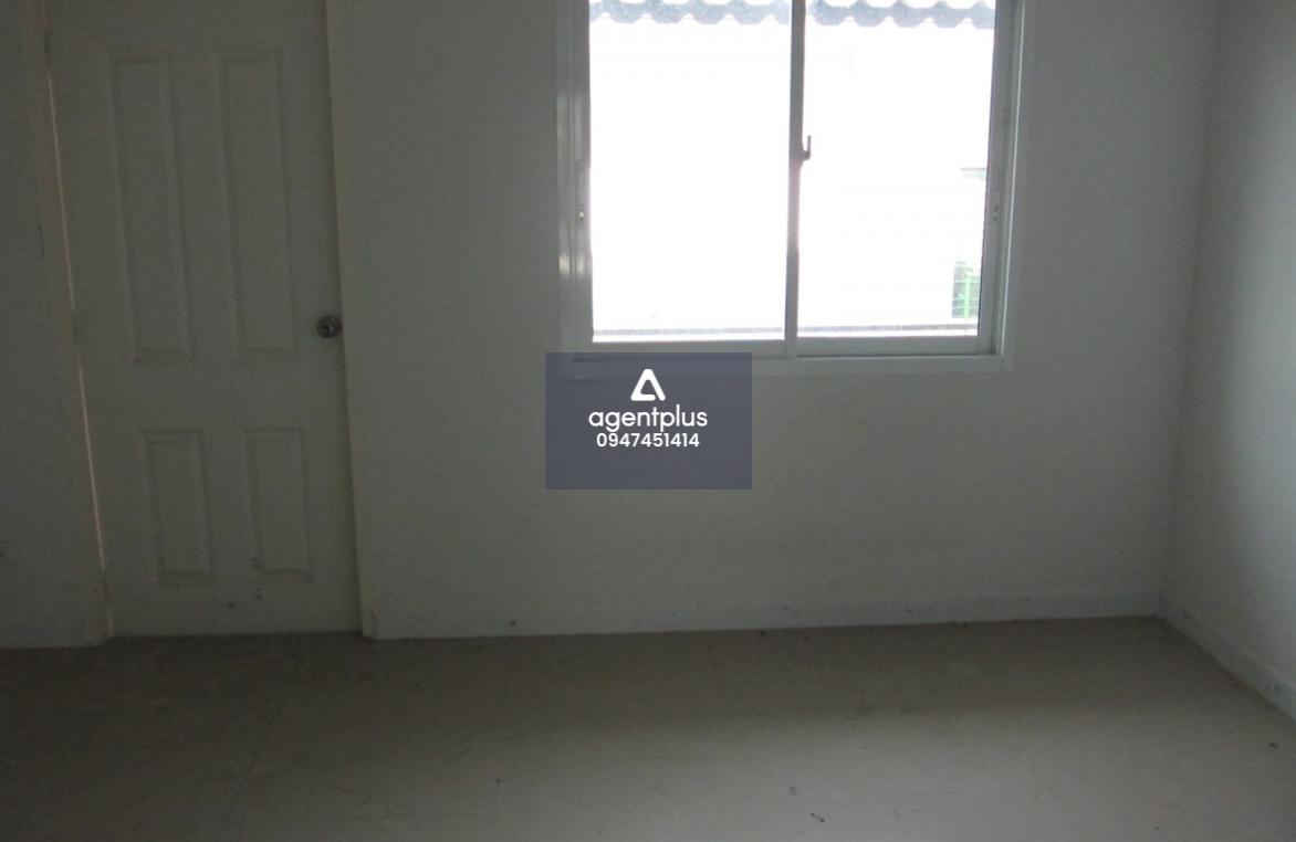 ขายด่วนทาวน์เฮ้าส์ 2 ชั้น หมู่บ้านสมาร์ทแลนด์นิวสไตล์ 2 ห้องนอน 1 ห้องน้ำ ถนนหนองก้างปลา – ห้วยปราบ