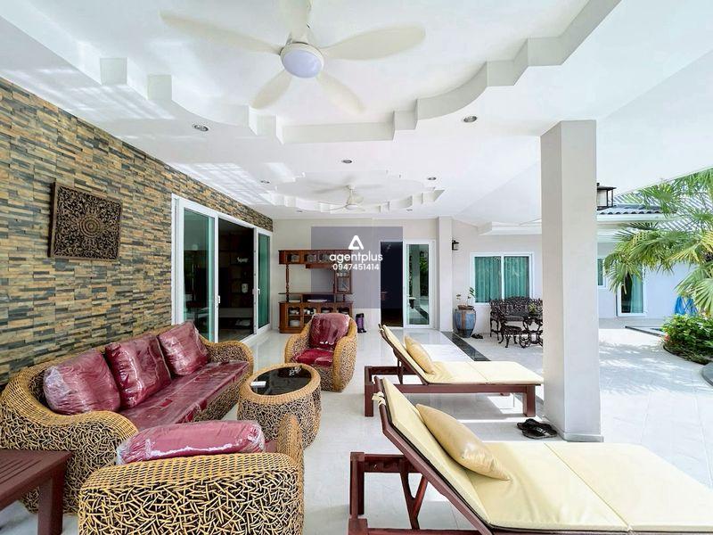 *ดีลพิเศษ! พูลวิลล่า 4 ห้องนอน รีโนเวทใหม่ ใกล้ปราสาทสัจธรรม เพียง 200 เมตรจากชายหาด