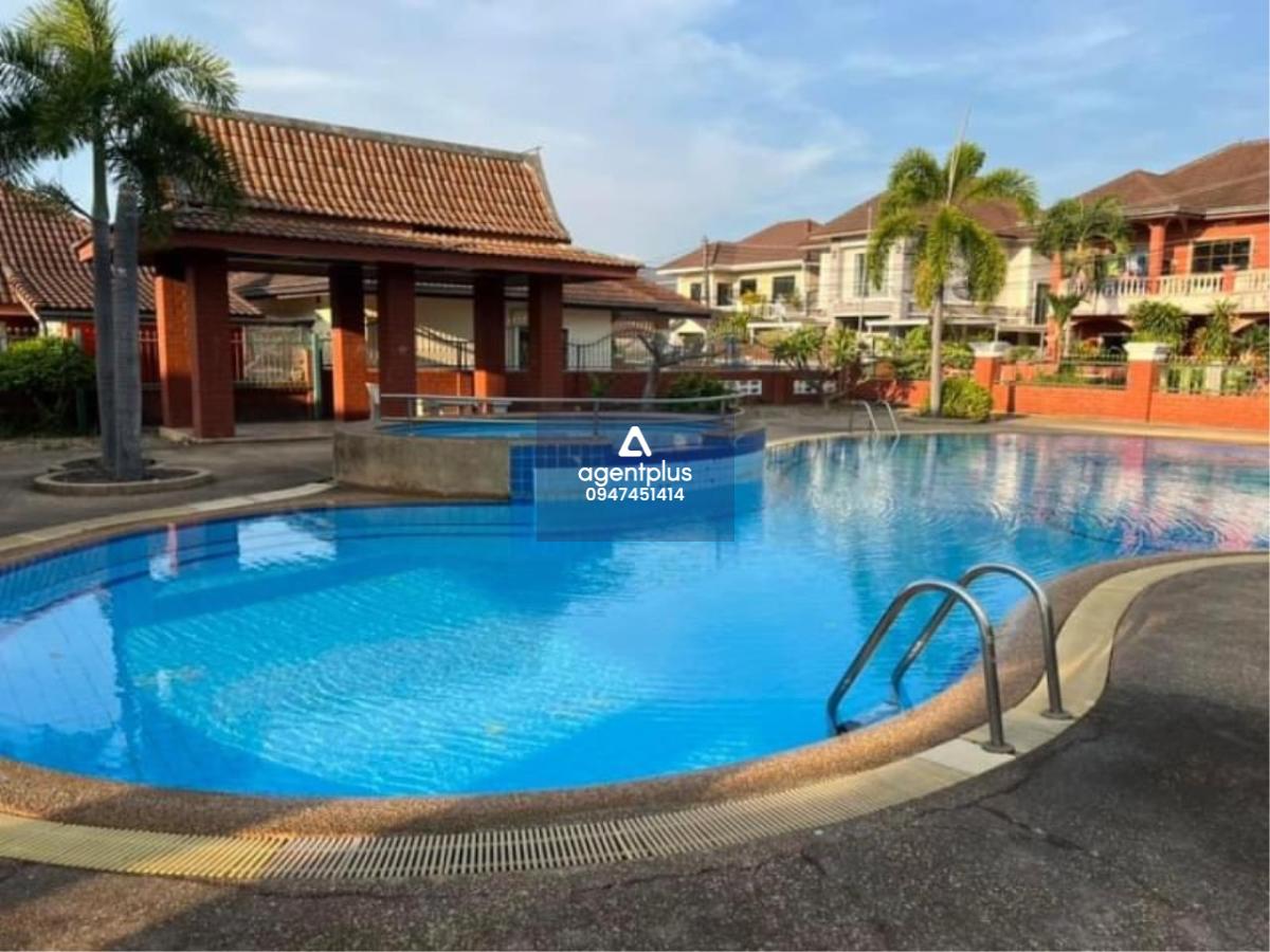 บ้านเดี่ยว 2 ชั้น พร้อมเฟอร์นิเจอร์  ในหมู่บ้านซอยเนินพลับหวาน  พัทยา