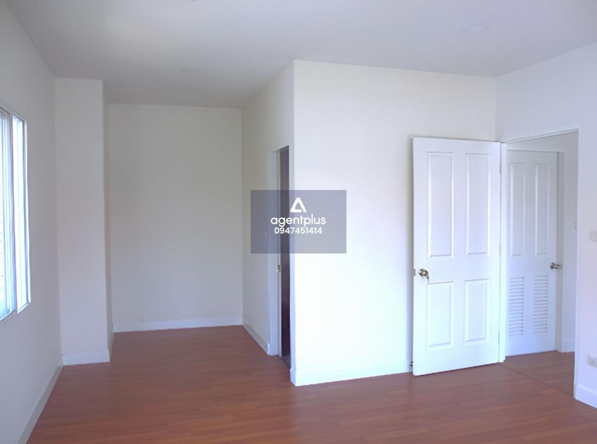 ขายบ้านเดี่ยว 2 ชั้น การ์เด้น วิลล่า วอเตอร์ฟร้อนท์ ลำลูกกา ทำเลดี ใกล้กับถนนรังสิต-นครนายก สามารถเดินทางเชื่อมต่อไปยังถนนพหลโยธินและถนนลำลูกกาได้