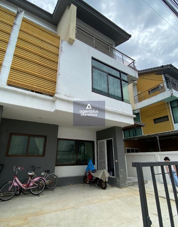 บ้านแฝด 3 ชั้น พร้อมเฟอร์นิเจอร์ ให้เช่าในโครงการ เวอรีเดียน ราชพฤกษ์